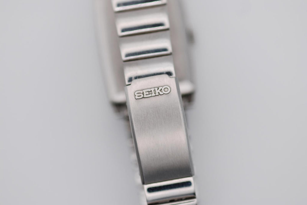 Seiko 2202-3040 Hi-Beat Ladies Watch Date Rectangular Curved Case Blue Fume Dial