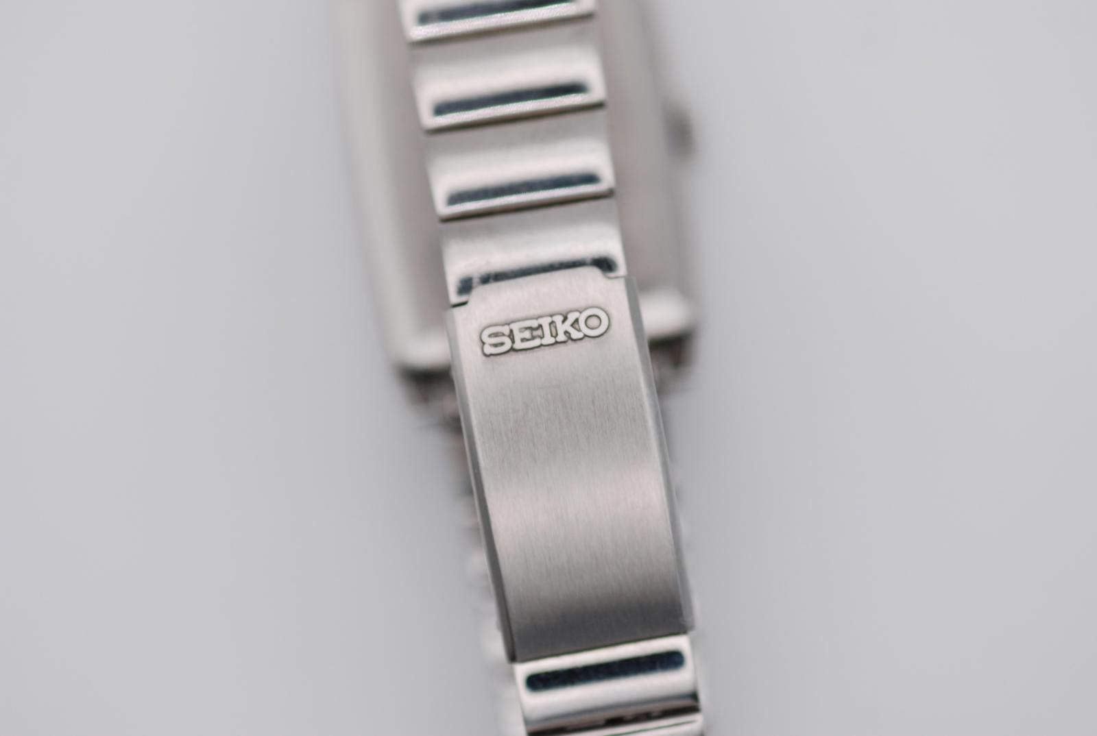 Seiko 2202-3040 Hi-Beat Ladies Watch Date Rectangular Curved Case Blue Fume Dial