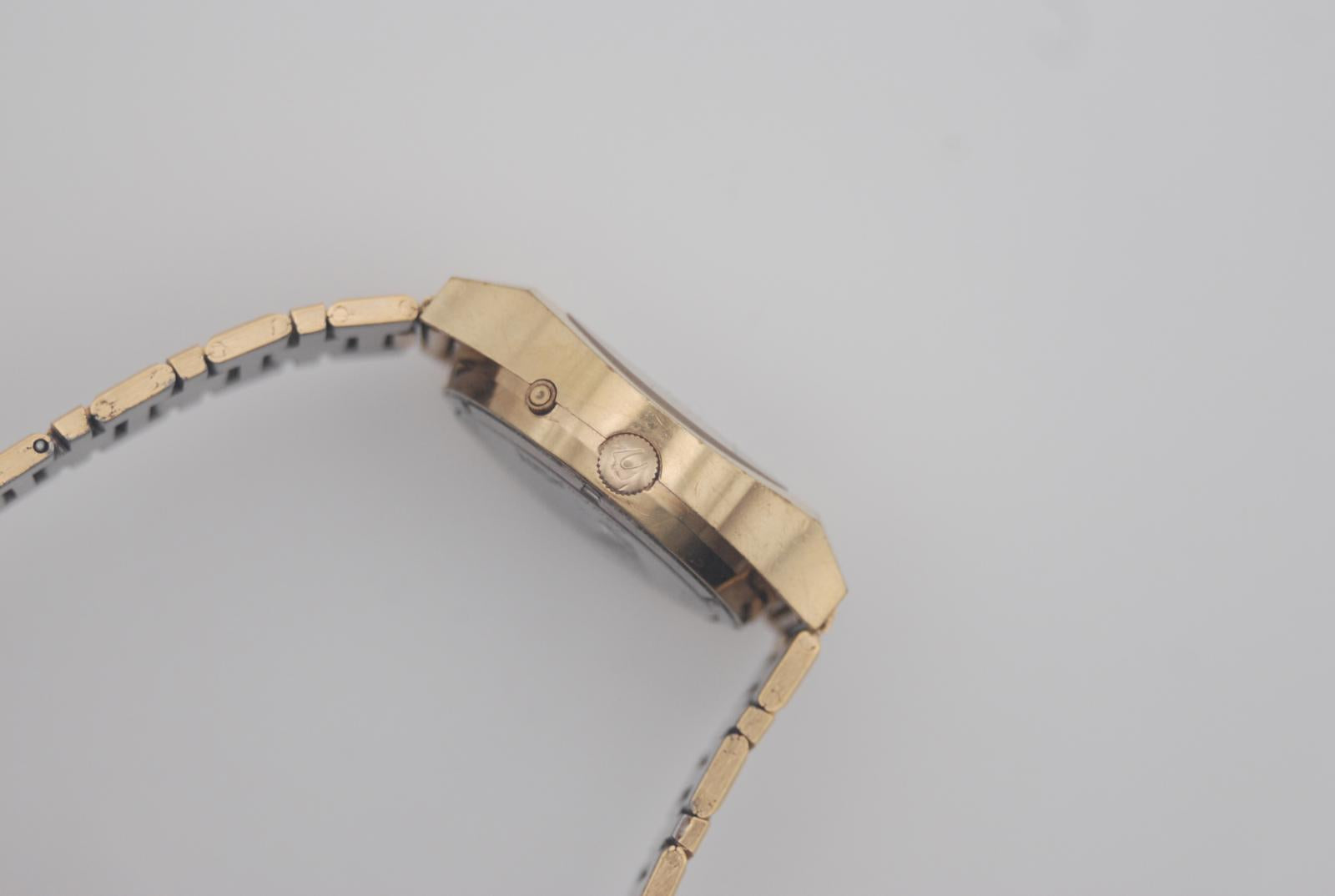 Bulova Accutron Quartz Day Date Faceted Crystal