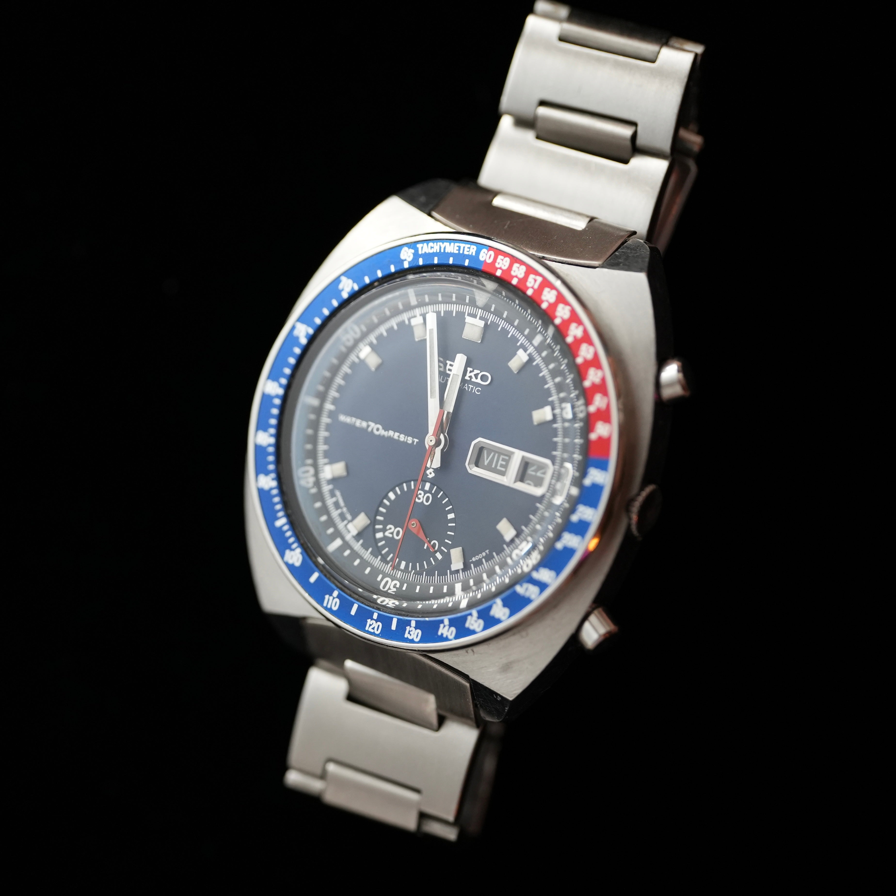 Seiko 6139-6009 Blue Dial Notched Case 1969 - Straight H-link Bracelet