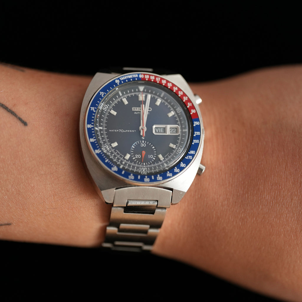 Seiko 6139-6009 Blue Dial Notched Case 1969 - Straight H-link Bracelet