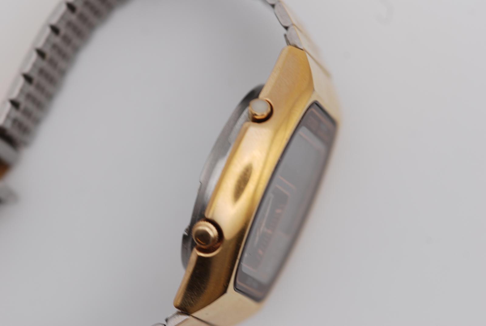 Citizen 41-9524 Digi-Ana Chrono Alarm Chime Digital Analog Watch LC Display