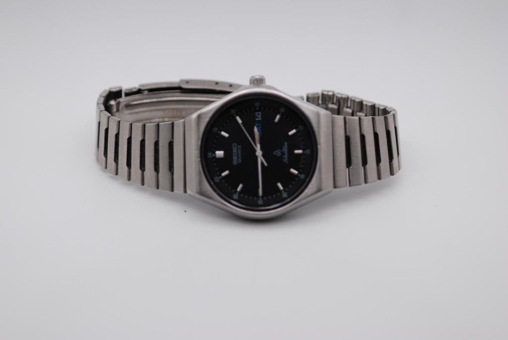 Seiko Silverwave 8229-6030 Black Dial 24h Bezel Day Date Original Bracelet